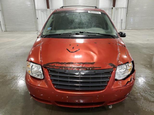 Photo 5 from auction – 2005 CHRYSLER TOWN & CNT with VIN 2C4GP54L45R524342