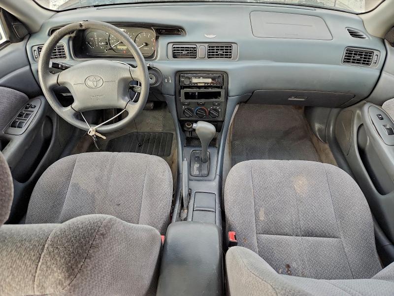 Photo 8 from auction – 2000 TOYOTA CAMRY CE with VIN 4T1BG22K3YU956460