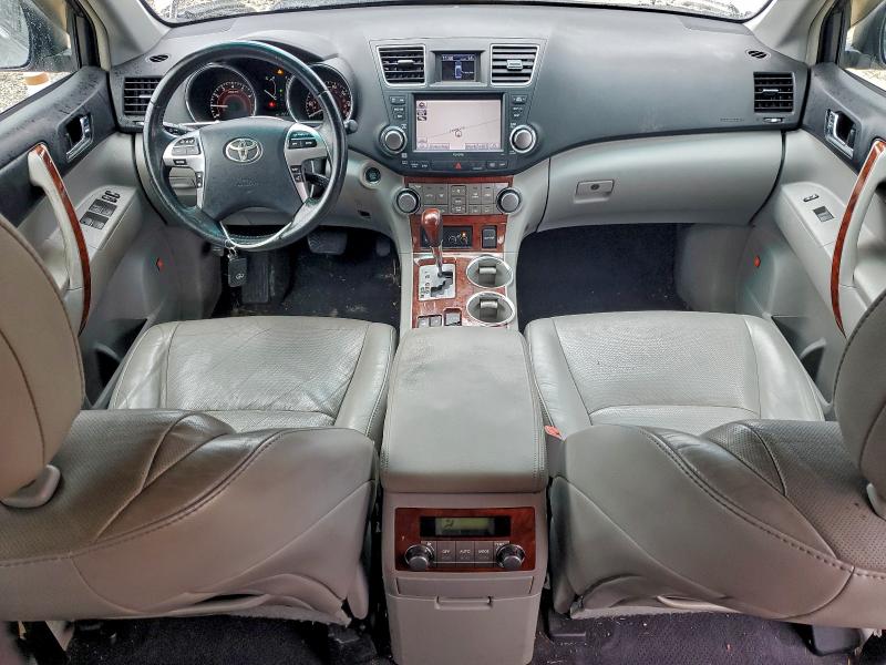Photo 8 from auction – 2011 TOYOTA HIGHLANDER with VIN 5TDDK3EH1BS088729