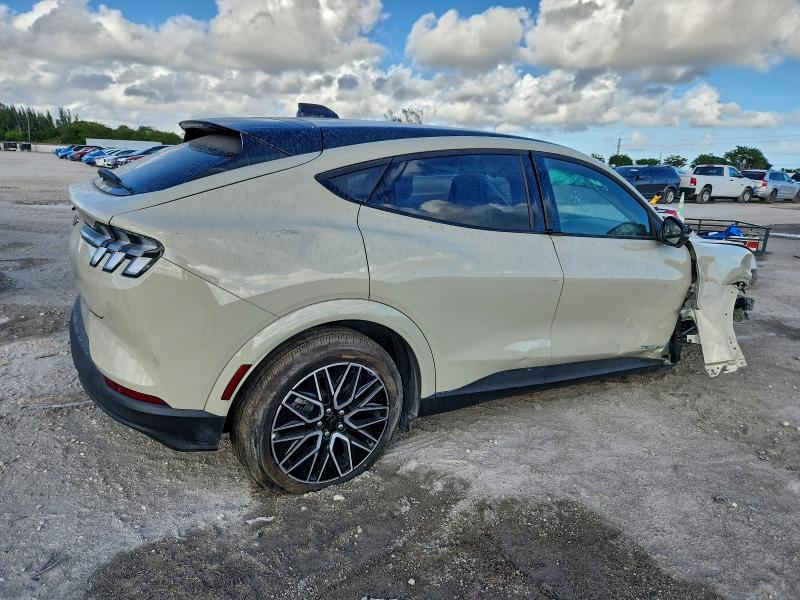 Photo 3 from auction – 2025 FORD MUSTANG MACH-E with VIN 3FMTK3R72SMA30718