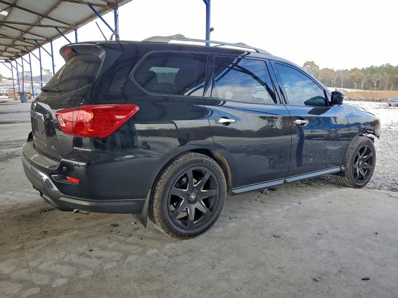 Photo 3 from auction – 2017 NISSAN PATHFINDER with VIN 5N1DR2MN5HC677141