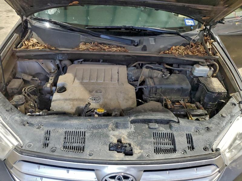 Photo 11 from auction – 2011 TOYOTA HIGHLANDER with VIN 5TDZK3EH1BS037110
