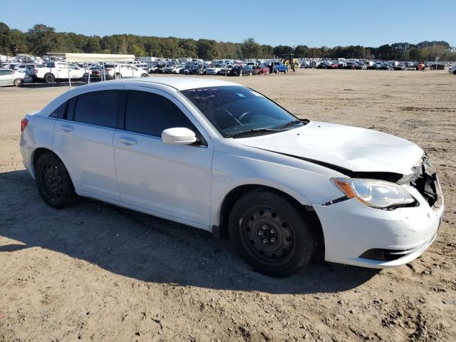 Photo 4 from auction – 2014 CHRYSLER 200 LX with VIN 1C3CCBAB3EN123841