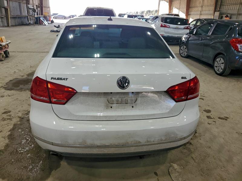 Photo 6 from auction – 2012 VOLKSWAGEN PASSAT SEL with VIN 1VWCP7A37CC040988