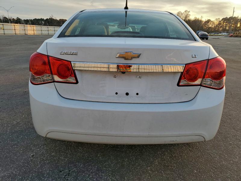 Photo 6 from auction – 2014 CHEVROLET CRUZE with VIN 1G1PC5SB9E7103698