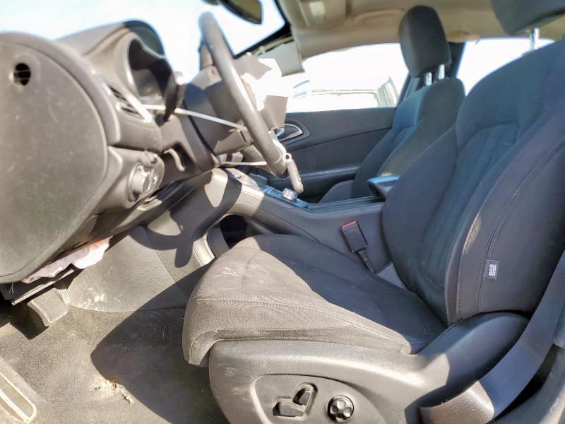 Photo 7 from auction – 2016 CHRYSLER 200 LIMITE with VIN 1C3CCCABXGN143299