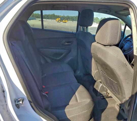 Photo 11 from auction – 2015 CHEVROLET TRAX 1LT with VIN 3GNCJLSB7FL226825