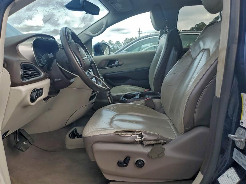 Photo 7 from auction – 2017 CHRYSLER PACIFICA T with VIN 2C4RC1BG4HR702841