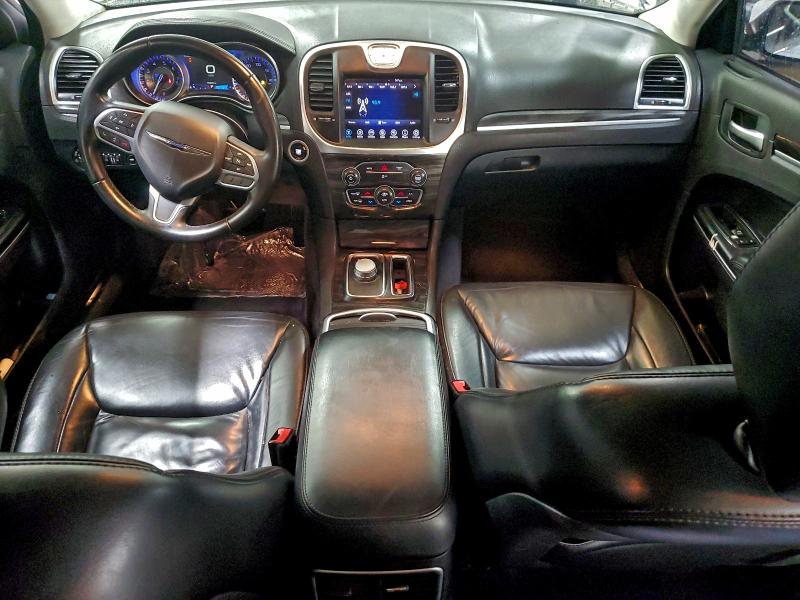 Photo 8 from auction – 2017 CHRYSLER 300 LIMITE with VIN 2C3CCAAG0HH512262