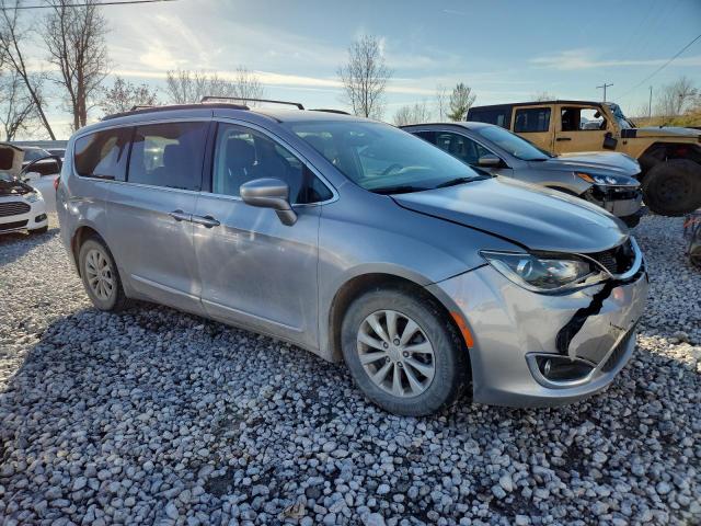 Photo 4 from auction – 2017 CHRYSLER PACIFICA with VIN 2C4RC1BG6HR771028