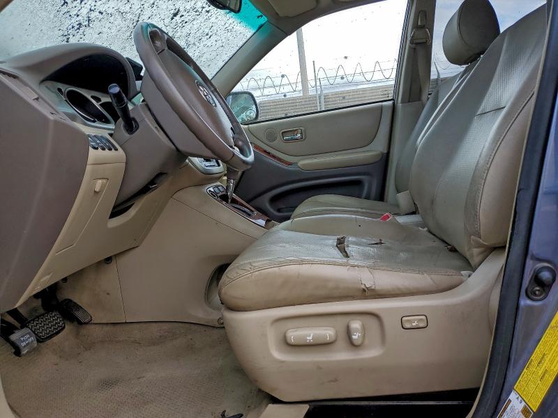 Photo 7 from auction – 2005 TOYOTA HIGHLANDER with VIN JTEEP21A450123923