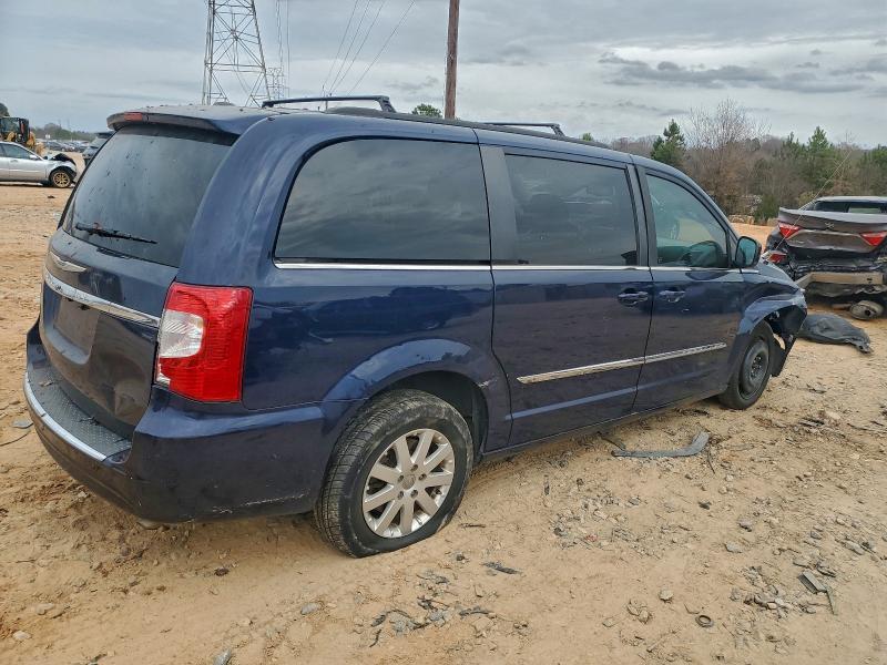 Photo 3 from auction – 2015 CHRYSLER TOWN & COU with VIN 2C4RC1BG1FR696221