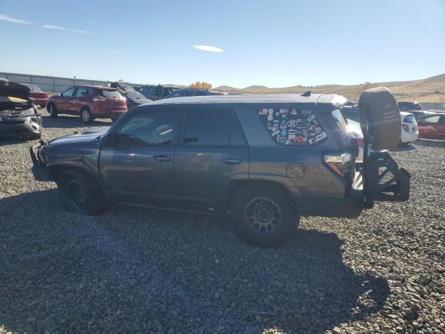 Photo 2 from auction – 2015 TOYOTA 4RUNNER SR with VIN JTEBU5JR5F5272221