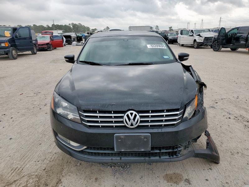 Photo 5 from auction – 2015 VOLKSWAGEN PASSAT S with VIN 1VWAS7A33FC098042