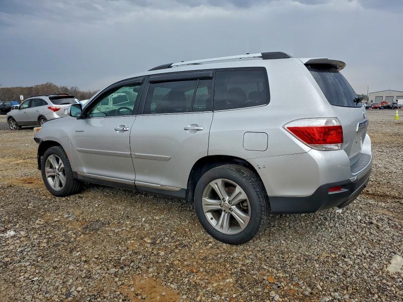 Photo 2 from auction – 2011 TOYOTA HIGHLANDER with VIN 5TDDK3EH1BS088729