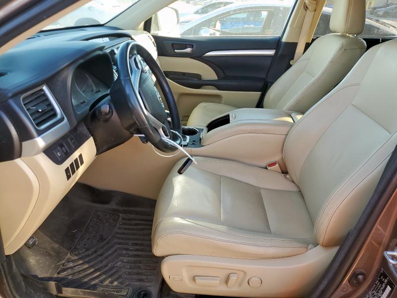 Photo 7 from auction – 2017 TOYOTA HIGHLANDER with VIN 5TDKZRFH3HS220807
