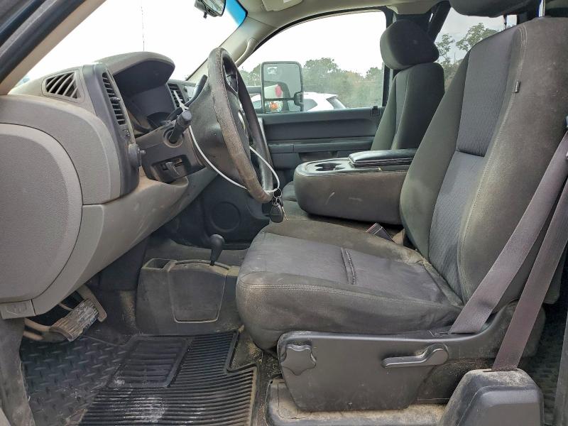 Photo 7 from auction – 2011 CHEVROLET SILVERADO with VIN 1GCRKREA4BZ150599