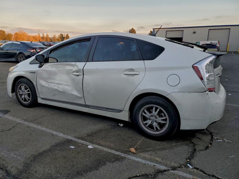 Photo 2 from auction – 2011 TOYOTA PRIUS with VIN JTDKN3DU9B0292923