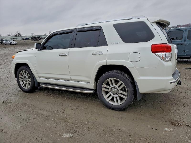 Photo 2 from auction – 2013 TOYOTA 4RUNNER SR with VIN JTEBU5JR2D5113962