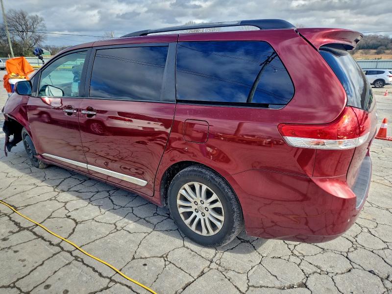 Photo 2 from auction – 2013 TOYOTA SIENNA XLE with VIN 5TDYK3DC8DS390058