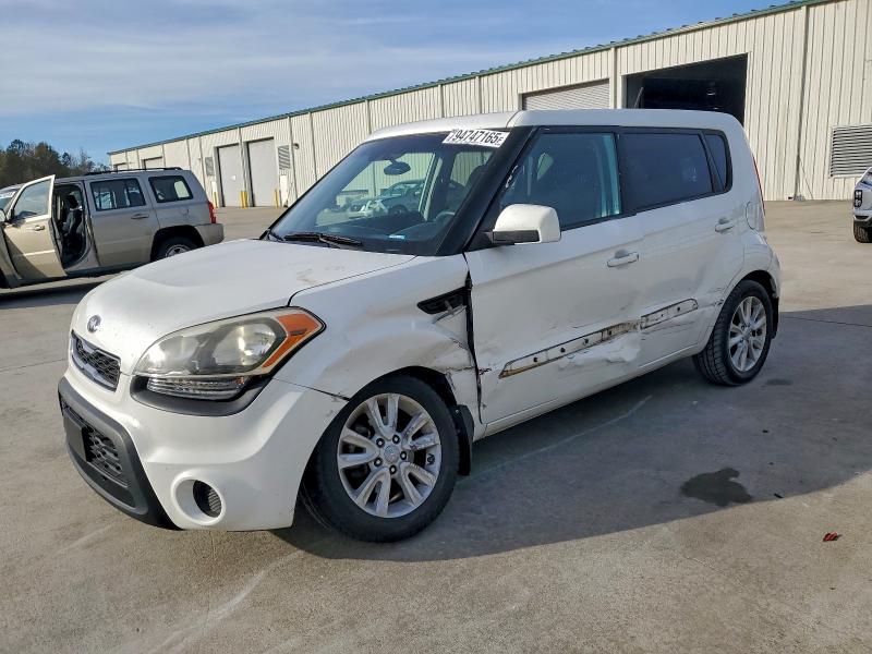 KIA SOUL 2013 with VIN KNDJT2A52D7568457 - Photo from auction