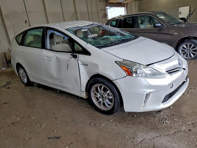 Photo 4 from auction – 2014 TOYOTA PRIUS V with VIN JTDZN3EU7E3319097