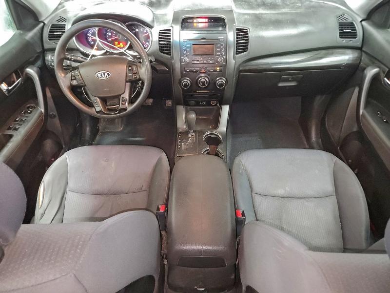Photo 8 from auction – 2013 KIA SORENTO LX with VIN 5XYKTDA26DG348716