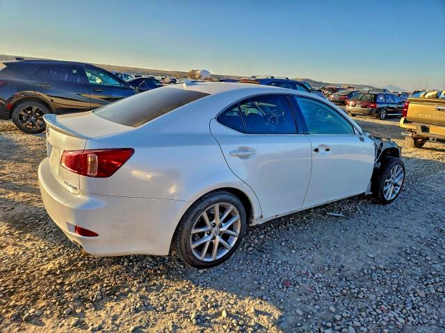 Photo 3 from auction – 2011 LEXUS IS 250 with VIN JTHBF5C26B5151639