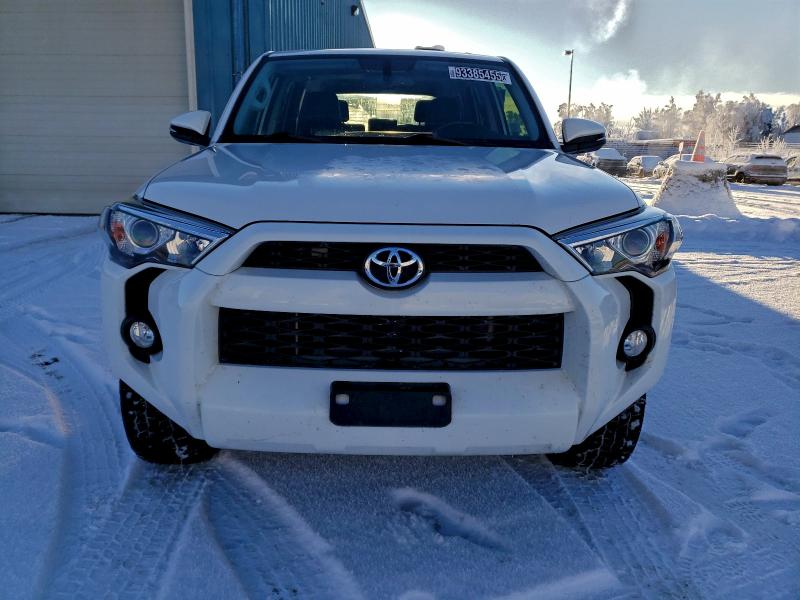 Photo 5 from auction – 2018 TOYOTA 4RUNNER SR with VIN JTEBU5JR8J5583523