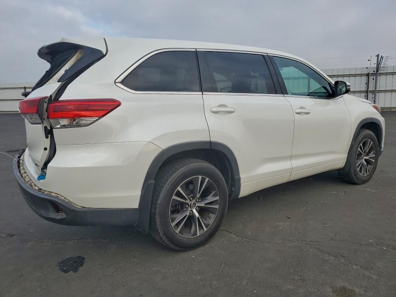 Photo 3 from auction – 2018 TOYOTA HIGHLANDER with VIN 5TDBZRFHXJS840611