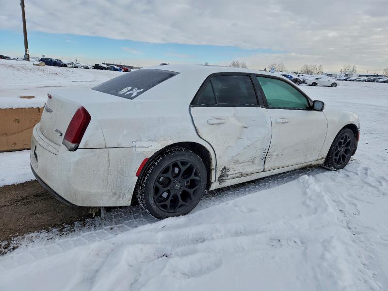Photo 3 from auction – 2016 CHRYSLER 300 S with VIN 2C3CCAGG4GH238909