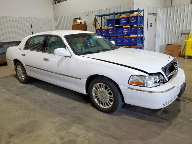 Photo 4 from auction – 2009 LINCOLN TOWN CAR with VIN 2LNHM82V89X635797