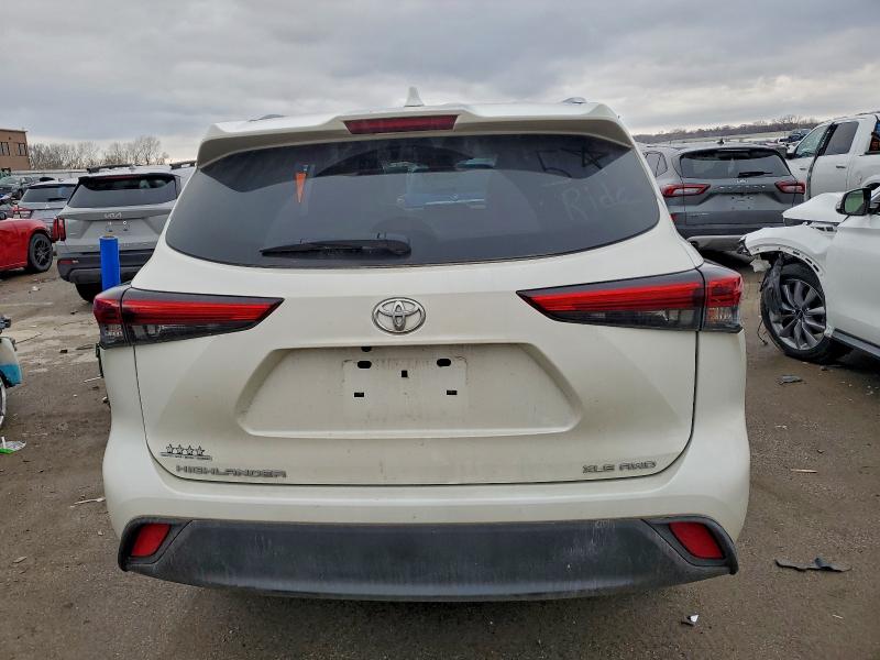 Foto 6 de la subasta – 2021 TOYOTA HIGHLANDER con VIN 5TDGZRBH2MS129209