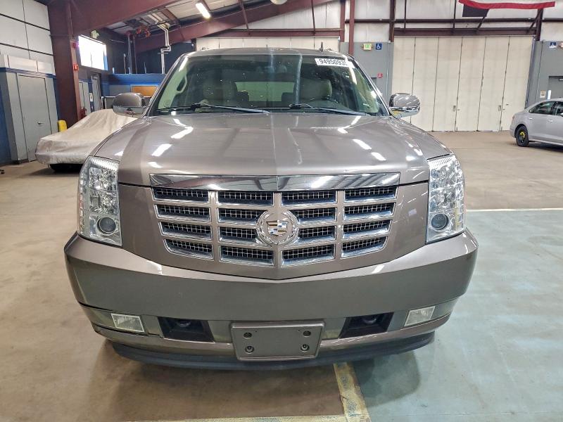 Photo 5 from auction – 2011 CADILLAC ESCALADE E with VIN 1GYS4HEF8BR184721