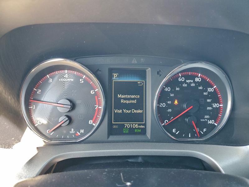 Photo 9 from auction – 2016 TOYOTA RAV4 SE with VIN 2T3NFREV2GW296528