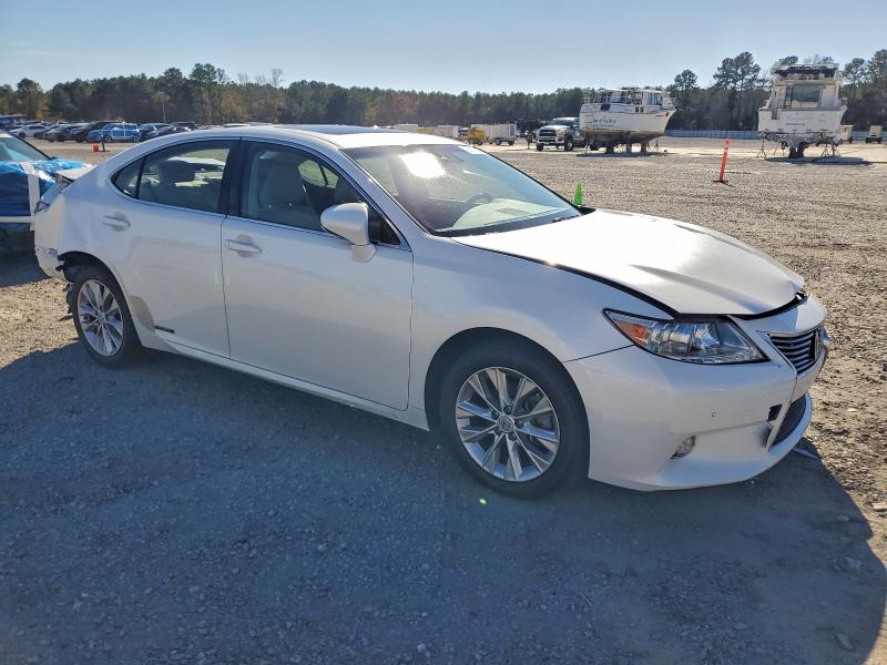 Photo 4 from auction – 2014 LEXUS ES 300H with VIN JTHBW1GG6E2075053