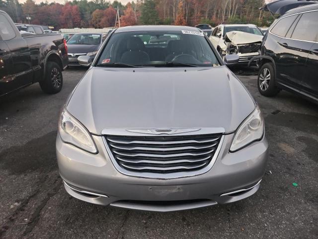 Photo 5 from auction – 2013 CHRYSLER 200 TOURIN with VIN 1C3CCBBB0DN510232
