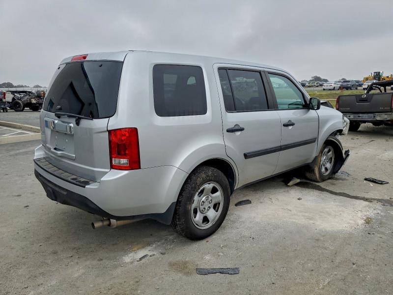 Zdjęcie 3 z aukcji – 2015 HONDA PILOT LX z VIN 5FNYF3H26FB016464