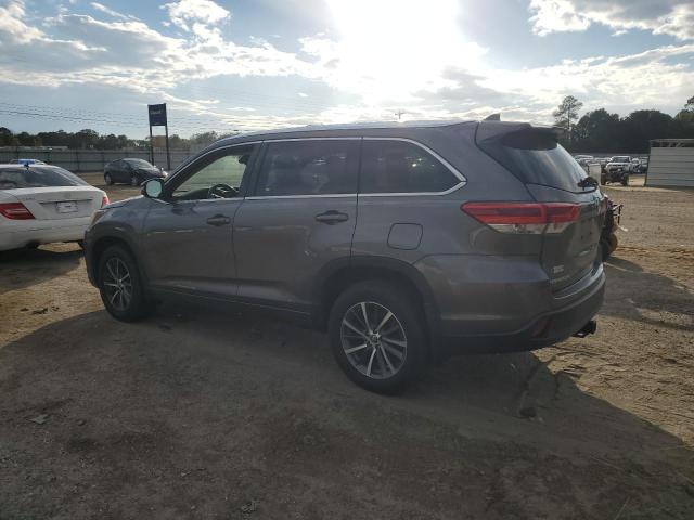 Photo 2 from auction – 2018 TOYOTA HIGHLANDER with VIN 5TDKZRFH6JS533419
