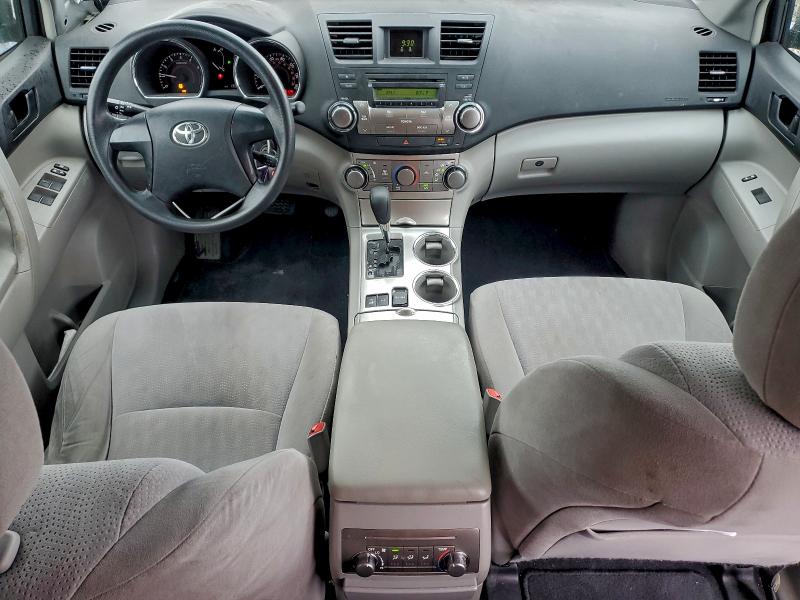 Photo 8 from auction – 2012 TOYOTA HIGHLANDER with VIN 5TDBK3EH3CS136014