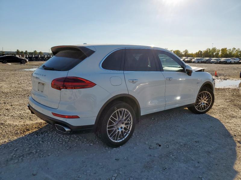 Photo 3 from auction – 2016 PORSCHE CAYENNE with VIN WP1AF2A26GKA42359