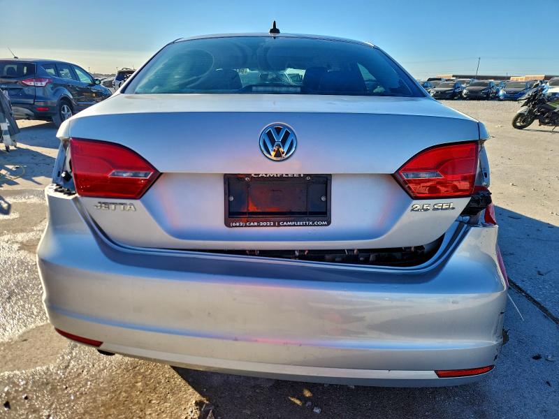 Photo 6 from auction – 2011 VOLKSWAGEN JETTA with VIN 3VWLX7AJ1BM360397