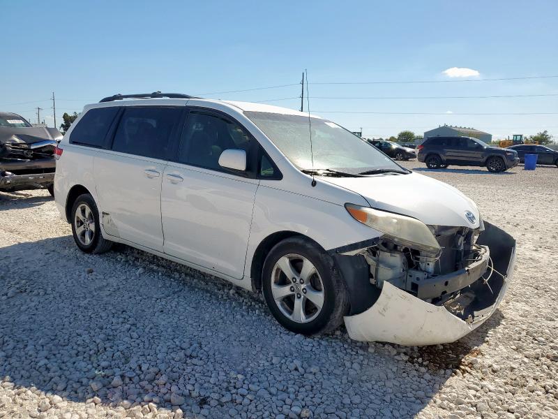Photo 4 from auction – 2012 TOYOTA SIENNA LE with VIN 5TDKK3DC1CS221360
