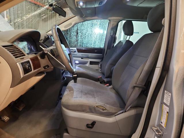 Photo 7 from auction – 2010 CHRYSLER TOWN & COU with VIN 2A4RR5D11AR195718