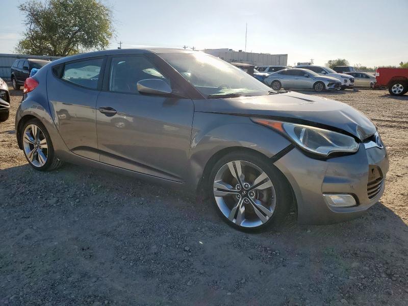 Photo 4 from auction – 2013 HYUNDAI VELOSTER with VIN KMHTC6AD7DU146706