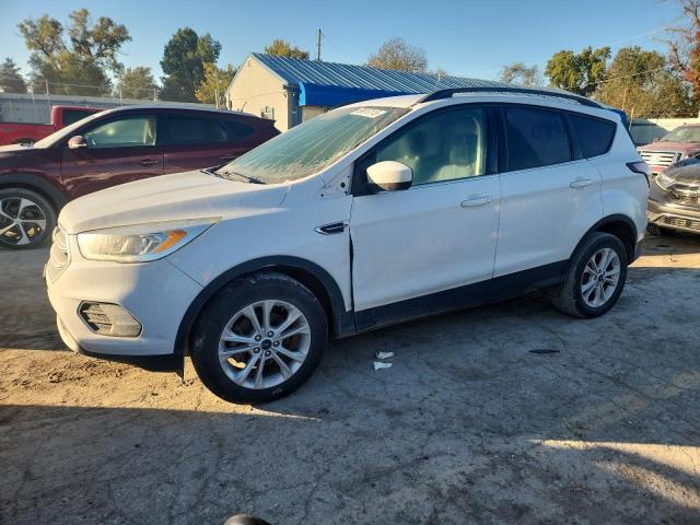 FORD ESCAPE 2017 with VIN 1FMCU0GD4HUD83922 - Photo from auction