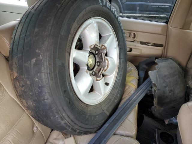 Photo 13 from auction – 2001 NISSAN PATHFINDER with VIN JN8DR09X31W580550