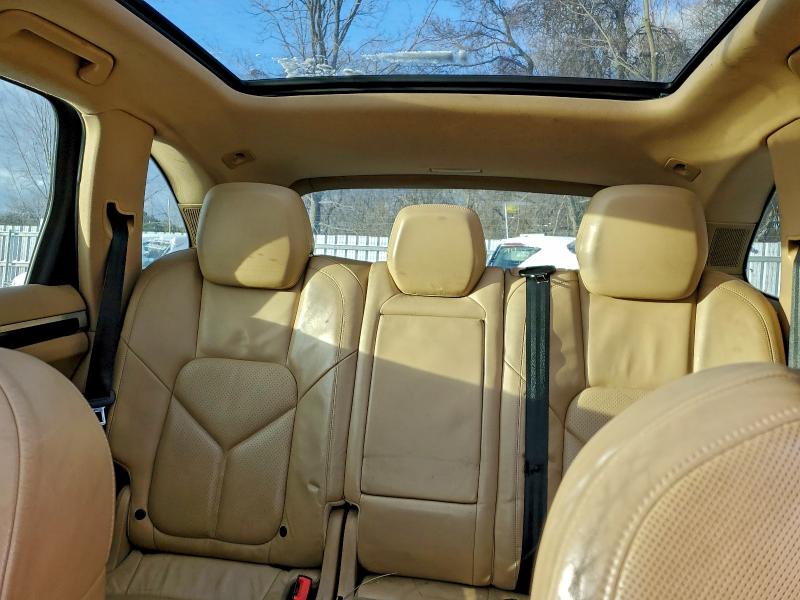 Photo 10 from auction – 2011 PORSCHE CAYENNE with VIN WP1AA2A29BLA02889