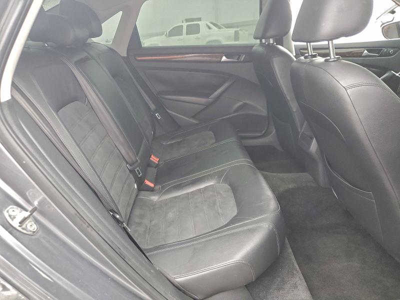 Photo 10 from auction – 2012 VOLKSWAGEN PASSAT SEL with VIN 1VWCP7A36CC080835