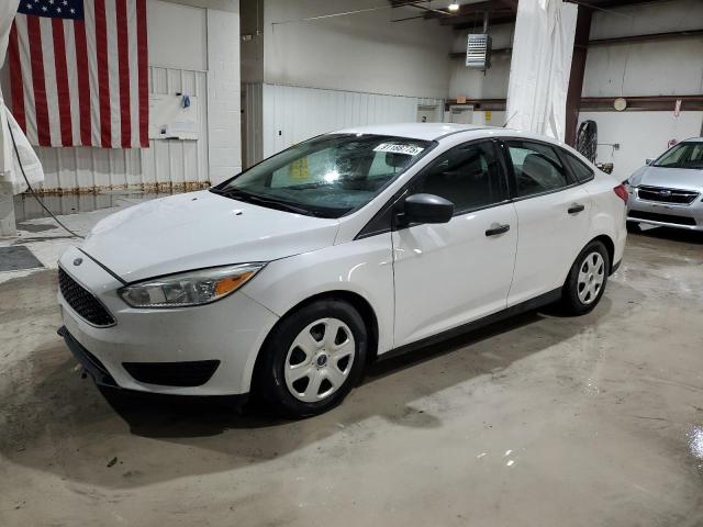 FORD FOCUS S 2015 с VIN 1FADP3E26FL285499 - Снимка от търг